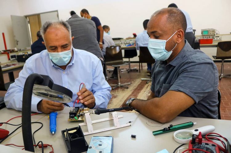 أختتام الدورة التدريبية لفنيي شركة الخليج العربي للنفط