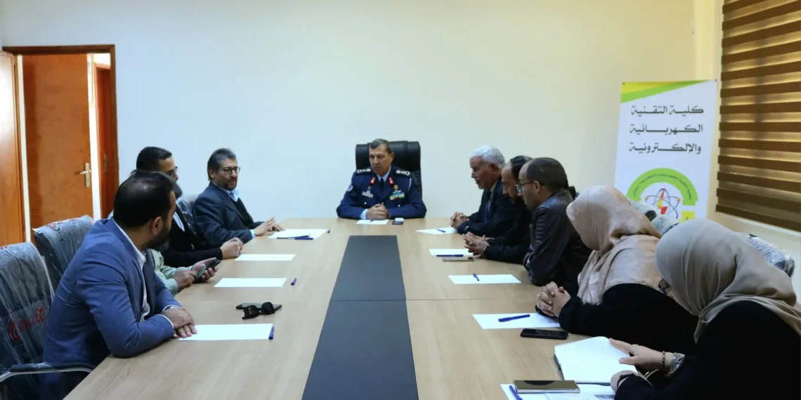 زيارة رئيس أركان القوات الجوية للكلية لمناقشة التعاون العلمي والتقني