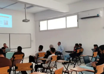 مناقشة وعرض بحوث وتقارير التدريب الميداني لطلبة قسم التحكم الآلي