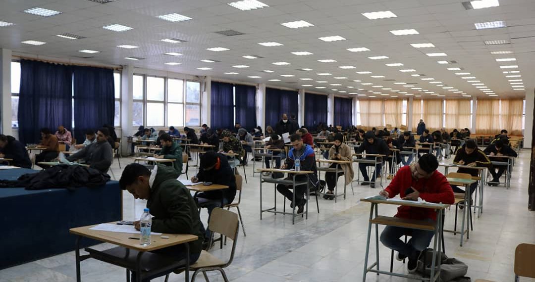 الامتحانات النهائية بالكلية للفصل الدراسي خريف 2021م