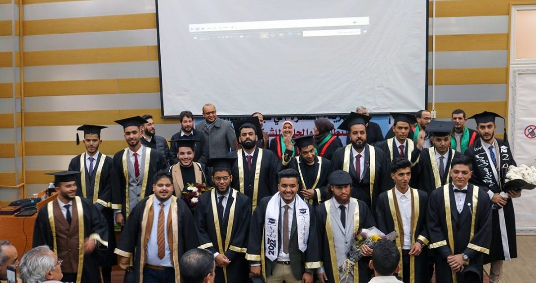 مناقشة مشاريع التخرج بالأقسام العلمية للفصل الدراسي خريف 2021
