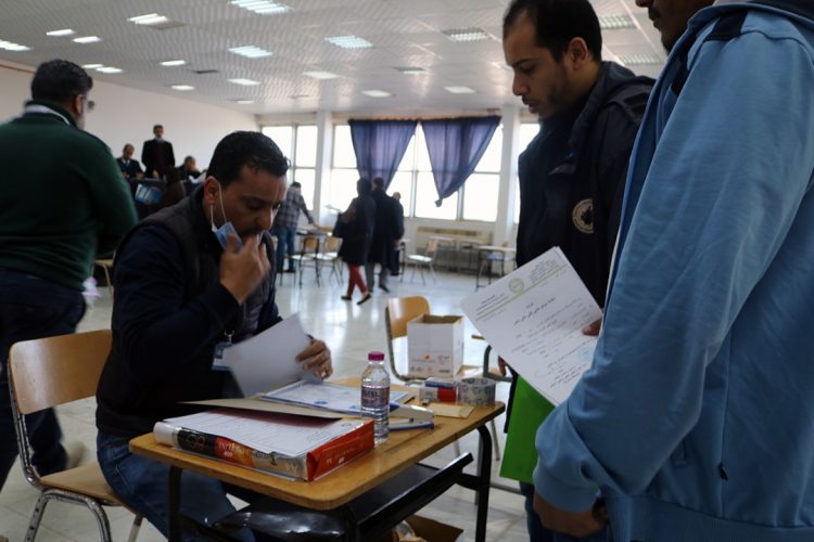 أجراءات المقابلات الشخصية لخريجي الجامعات القاطنين في المنطقة الشرقية